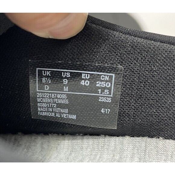 CLARKS Cloudsteppers Women’s Size 9 Black Slip On Shoes - Picture 5 of 5